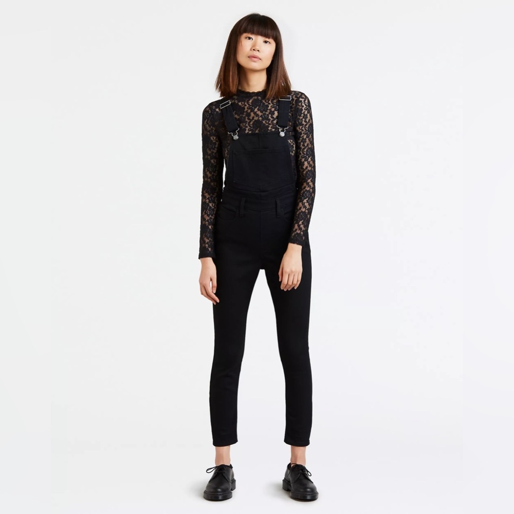Levi’s Skinny Overalls in Soft Black Size 27 NWT